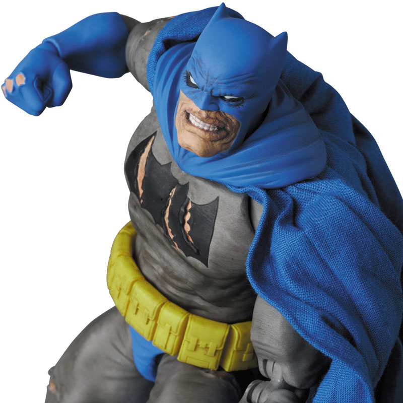 [MAFEX] ��Ʈ��(TDKR:The Dark Knight Triumphant) [11���԰��Ϸ�] [4530956471198]