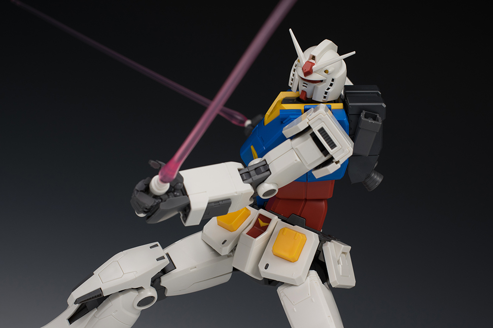 [MG] 1/100 RX-78-2 �۽�Ʈ �Ǵ� �������Ver. [7���԰��Ϸ�] [4573102628473]