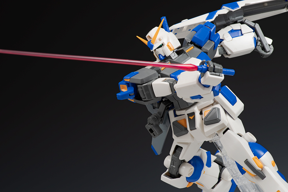 [����] [MG] 1/100 RX-78-4 �Ǵ� 4ȣ�� [4573102628374]