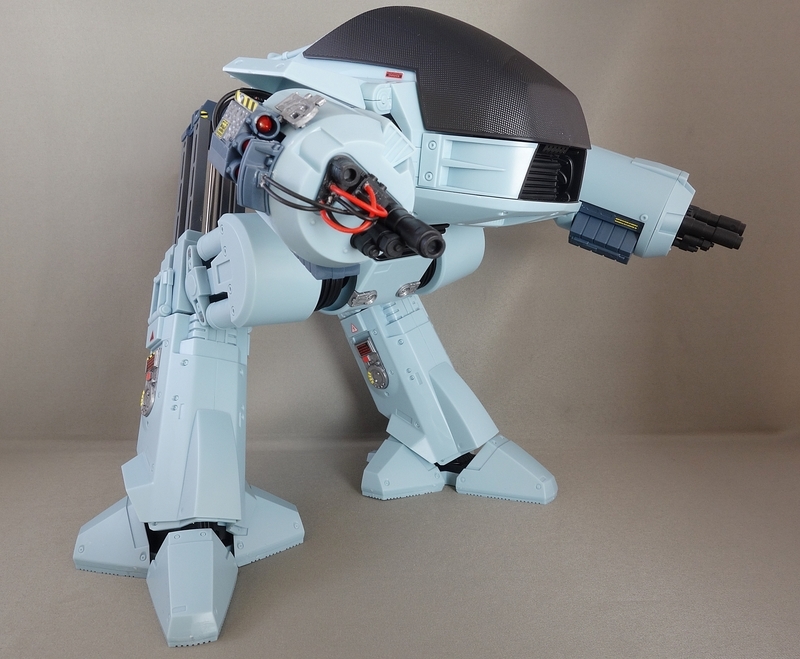 [����] [MODEROID] �κ�İ - ED-209 [4580828670945]