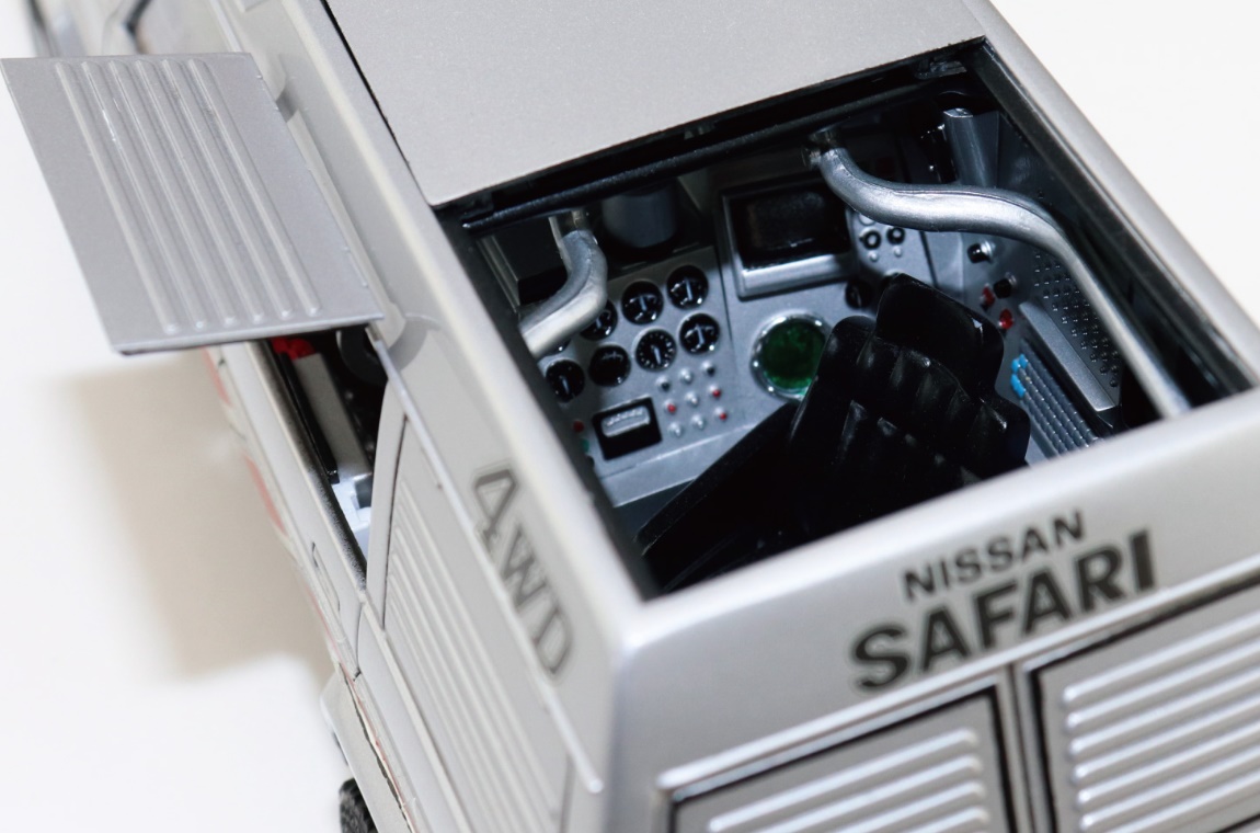 1/24 ���ΰ��� - ���ĸ� 4WD/��ũ�� [12���԰��Ϸ�][4905083068625]