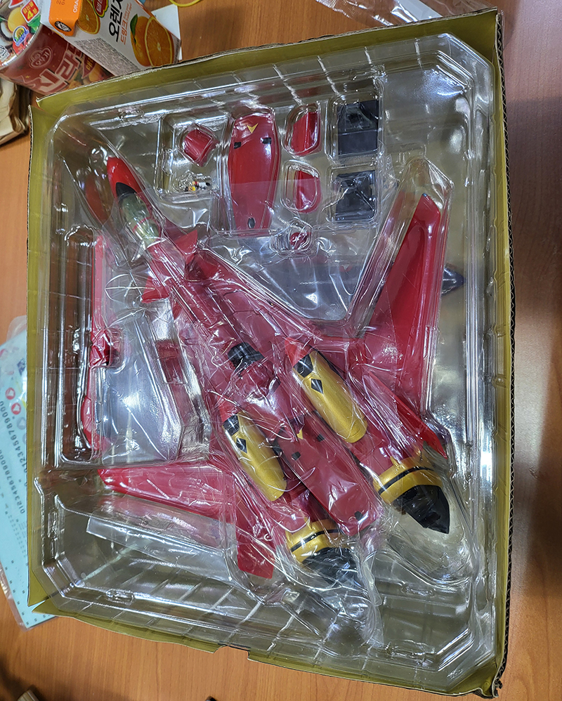 [����ǰ] ��ũ�ν�7 1/60 VF-19�� ���̾� ��Ű�� ��Ű �ٻ�� ����� with ����ν��� [4582482821657]