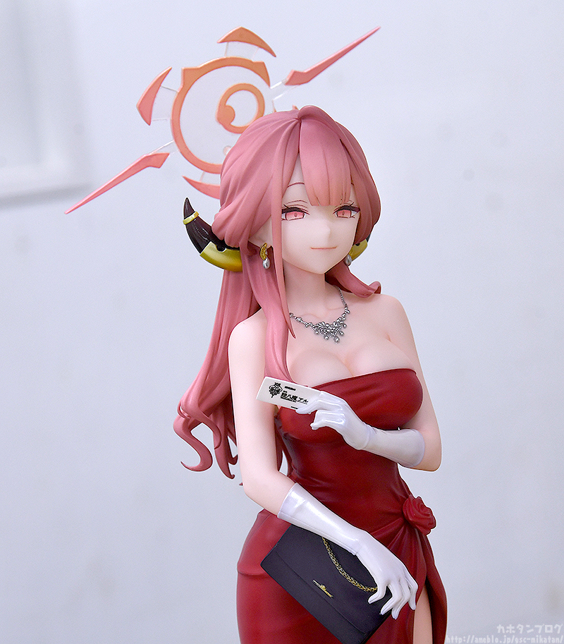 [����] 1/7 ���� ��ī�̺� - ������ġ�� �Ʒ�(�巹��) [4571697186125]